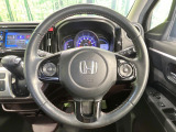 【純正革巻きステアリング】上質な革を使用することで、手にしっかり馴染みとても運転しやすいハンドルです♪