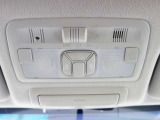 両側電動スライドドアで乗り降りもラクラクです♪運転席のスイッチでも開け閉めができます!買い物のあとに両手が塞がっていてもドアが開けられるのが嬉しいですね。
