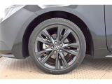 トヨタならではの「3つの安心」をセットにした『トヨタ認定中古車』です。「まるごとクリーニング」「車両検査証明書」「ロングラン保証」付き。