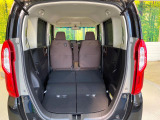 普段のお買い物や通勤、送迎等に十分な荷室スペースを確保しております。セカンドシートを倒すと、大きな荷物の積載も可能です♪