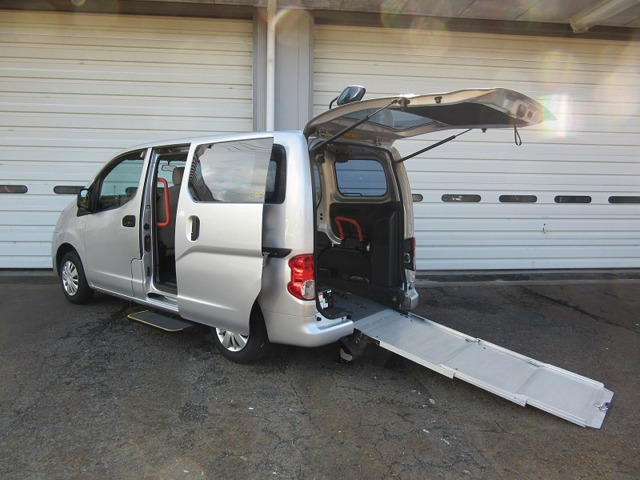 NV200バネットバン 1.6 チェアキャブ 車いす2名仕様 