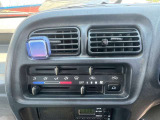 エアコンがついているので暑い夏でも快適に運転できます!