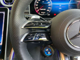 メモリー付きパワーシートが装備されている車両はシートの位置・ドアミラーの角度・ハンドルの位置を3名まで記憶出来ます。