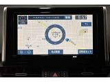 純正ナビを装備。タッチパネル式で使いやすく、お出かけもラクラクです。