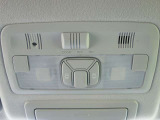 両側電動スライドドアで乗り降りもラクラクです♪運転席のスイッチでも開け閉めができます!買い物のあとに両手が塞がっていてもドアが開けられるのが嬉しいですね。