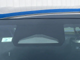 【トヨタセーフティセンス】走行中に前方の車両等を認識し、衝突しそうな時は警報とブレーキで衝突回避と被害軽減をアシスト。より安全にドライブをお楽しみいただけます。