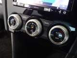 車内を快適に、オートエアコンを装備してます。