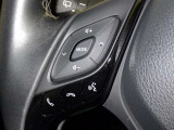 ステアリングスイッチ装備!運転しながら手元でオーディオの操作などができます。