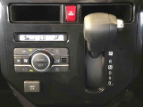温度を設定すれば、自動で車内の温度管理をしてくれる優れものです♪ATミッションで運転楽々