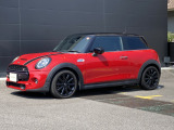 数あるMINI中古車より弊社のお車をご覧頂き、ありがとうございます!弊社はMINI正規販売店であり、整備を整えてからのご納車となりますので安心してお乗り頂けます。もちろん全国にご納車も可能です!