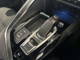 シフトレバーも操作性良く出来ています。運転縞柄ドライブモードを切り替え可能です。