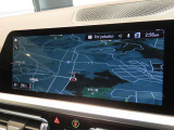 BMW iDriveナビゲーションシステム。ワイドで視認性に優れたスクリーン。