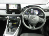運転席はその車の重要ポイント。ぜひ実際にご乗車ください。お待ちしてます。
