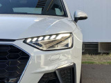 マトリクスLEDヘッドライト装備 複数のセンサーとカメラによって他車や歩行者を検出。ドライバーや歩行者の視界を妨げることが無いように、約1億通りの自動配光が可能です。