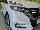 【LEDヘッドライト】悪天候や夜間走行時も良好な視界を確保し安心して運転できる高輝度LEDヘッドライトを装備!点灯速度が早く、消費電力も抑えられています。