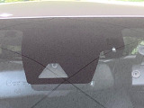 【トヨタセーフティセンス】走行中に前方の車両等を認識し、衝突しそうな時は警報とブレーキで衝突回避と被害軽減をアシスト。より安全にドライブをお楽しみいただけます。
