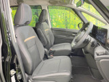 運転席シート廻りは使用感も少なく、良好な状態となっています。前オーナー様が丁寧に使っていたことがよくわかりますね。