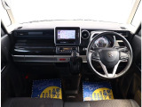 お車選びをお楽しみ頂けるよう、在庫車の展示スペースを十分に確保しております。