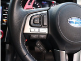 『1台』のお車に対して、3名体制で日々議論を重ね仕入れを行っております。