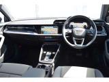 Audiのインテリアはエクステリア同様、優れたデザイン性とクオリティ、そして機能性を兼ね備えております。