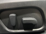 【パワーシート】スイッチ一つで簡単にシートの微調整が可能!電動だから力もいりません!快適なシートポジションにセットして、快適なドライブをお楽しみください。