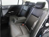 家族やご友人とBBQに行くとき、楽しさは道中の車内から始まっています!このベンチシートに座って、みんなで和気あいあい盛り上がりましょう!