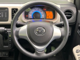 インテリアに合わせたデザインのステアリングは、運転される方のことも考え、運転しやすい形状、大きさです。是非一度、実際に触ってお確かめください。
