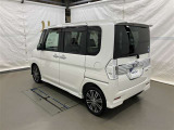 走りにこだわりながら収納力も持ち合わせたお車です。