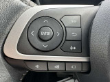 ステアリングスイッチがございますので、ハンドルからでもナビの操作が可能です。