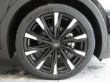 R4年式夏タイヤ225/45R21ミシュラン製です。