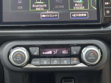 オートエアコン設定でいつでも快適な温度でお乗りいただけます。