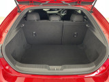 【トランク】積み込みやすくて、たっぷり積める荷室です。シートアレンジできるものは、乗車人数と荷物の量や大きさによってシートを動かすことができるので、より快適なドライブが可能です!