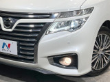 【HIDヘッドライト】非常に明るく前方を照らしてくれるので、悪天候や夜間の走行時も視界良好で安心してお乗りいただけます。