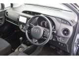 【運転席&助手席】シートは黒を基調にしたスタイリッシュなデザインです。クリーニング済みですので清潔感があり気持ち良く乗っていただけます♪