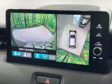 【マルチビューカメラシステム】専用のカメラにより、上から見下ろしたような視点で360度クルマの周囲を確認することができます☆死角部分も確認しやすく、狭い場所での切り返しや駐車もスムーズに行えます。