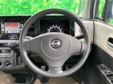 インテリアに合わせたデザインのステアリングは、運転される方のことも考え、運転しやすい形状、大きさです。是非一度、実際に触ってお確かめください。