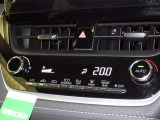 【オートエアコン】お好みの温度に設定して頂くと、車内の温度を自動調整♪快適にクルマの中を過ごして頂けます。