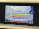 【バックカメラ】駐車時に後方がリアルタイム映像で確認できます。大型商業施設や立体駐車場での駐車時や、夜間のバック時に大活躍!運転スキルに関わらず、今や必須となった装備のひとつです!