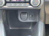 車の中でも充電できるのでお出かけ時でも充電の減りを気にすることなく使えますね♪♪
