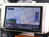 お車選びをお楽しみ頂けるよう、在庫車の展示スペースを十分に確保しております。