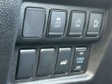 【パワーバックドア】スマートキーや運転席のボタンを押すだけでリアゲートが自動で開閉します!荷物を持っている時や、高い位置にあるバックドアを閉める際に便利な機能です。