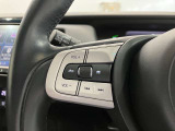 運転しながら手元でオーディオ操作ができます!ハンドルから手、目を放すことなく運転も安心です!