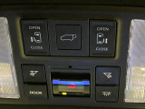 【パワーバックドア】スマートキーや運転席のボタンを押すだけでリアゲートが自動で開閉します!荷物を持っている時や、高い位置にあるバックドアを閉める際に便利な機能です♪