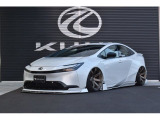 ワイドボディーキット装着車両となります!フロントはダブルフィン計上で設計されており、大迫力なエアロパーツとなっております!フロントフェンダーは交換型タイプで裏面まで抜かりなしです!