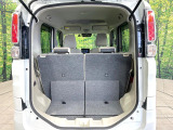 普段のお買い物や通勤、送迎等に十分な荷室スペースを確保しております。セカンドシートを倒すと、大きな荷物の積載も可能です♪
