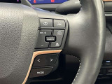 右側のステアリングスイッチではトヨタセーフティセンスなどの運転支援系と、オーディオの操作が出来るようになっています!