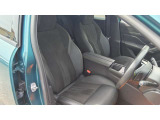 運転席はくつろぎのスペース♪ 車内をクリーニングしてお待ちしております!