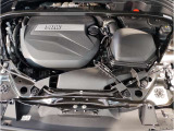 【BMWクリーンディーゼル】市場をリードするディーゼルエンジン。低回転ステージ専用ターボが走り出しから効果的に過給を行いスムーズな発進加速や低燃費を実現。ディーゼルの常識を超えたスポーティな走りを!