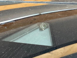 【スマートブレーキサポート】走行中に前方の車両等を認識し、衝突しそうな時は警報とブレーキで衝突回避と被害軽減をアシスト。より安全にドライブをお楽しみいただけます。