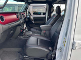 助手席も落ち着いて乗車いただけます。